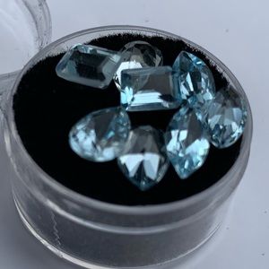 8+carats of super gemmy Colorado aquamarine
